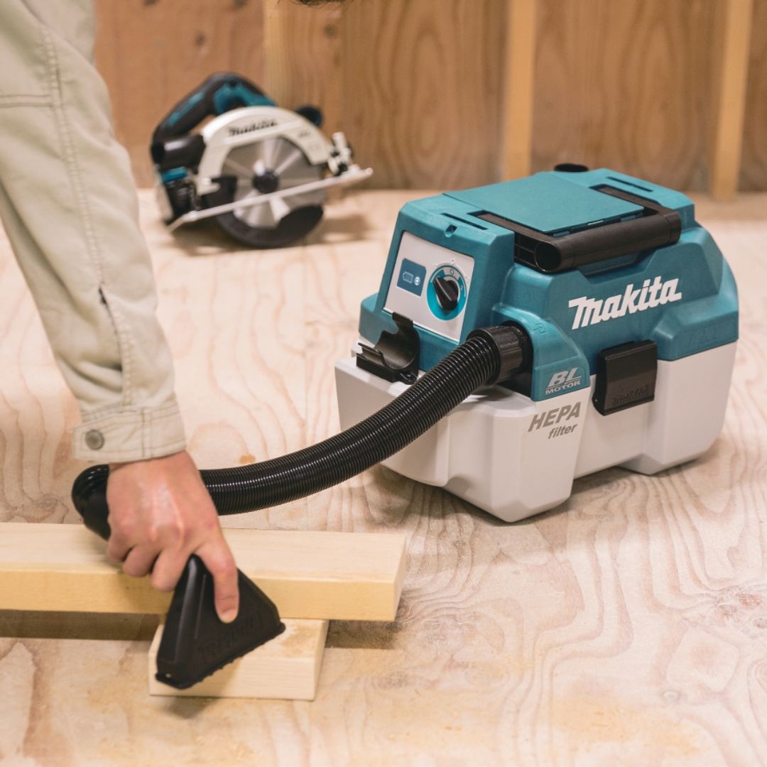 Makita 18V LXT Vacuum Cleaner | DVC750LZ