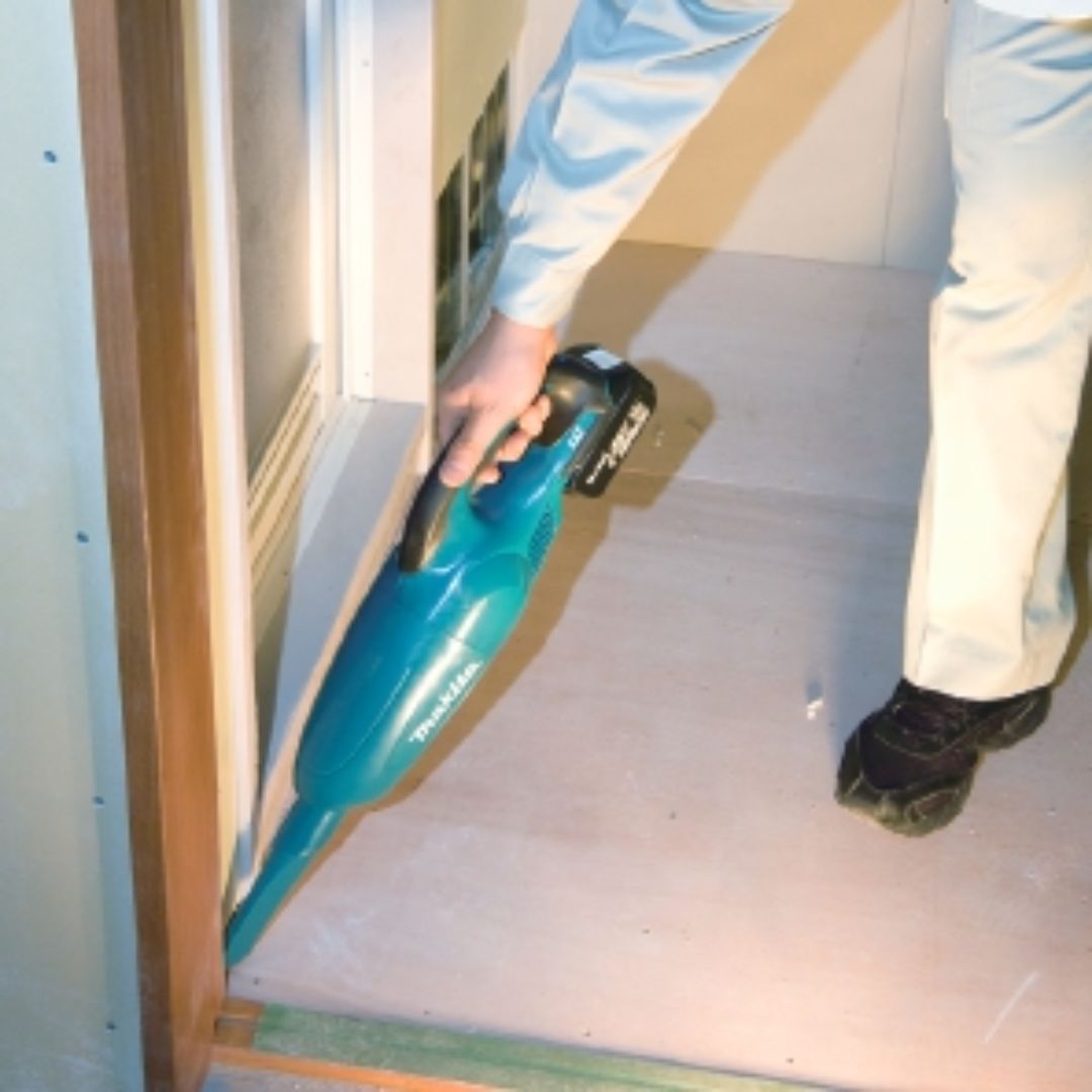 Makita 18V LXT Vacuum Cleaner | DCL180Z