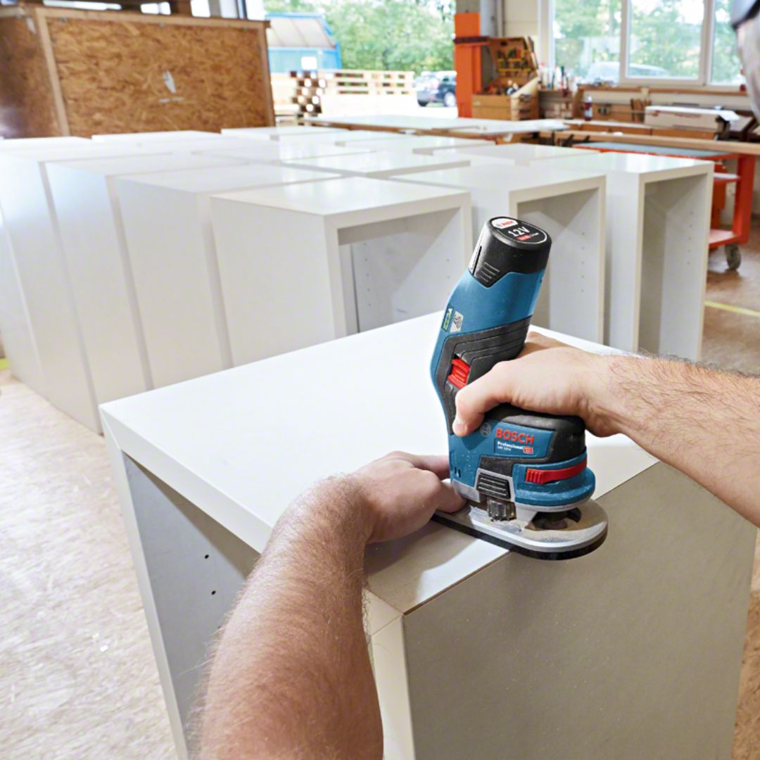 Bosch GKF 12V-8 Cordless Palm Router - Edge Routing