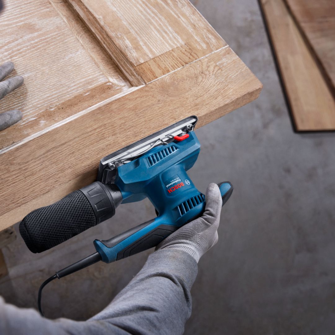 Bosch Professional Orbital Finishing Sander 200W | GSS 20-18 A